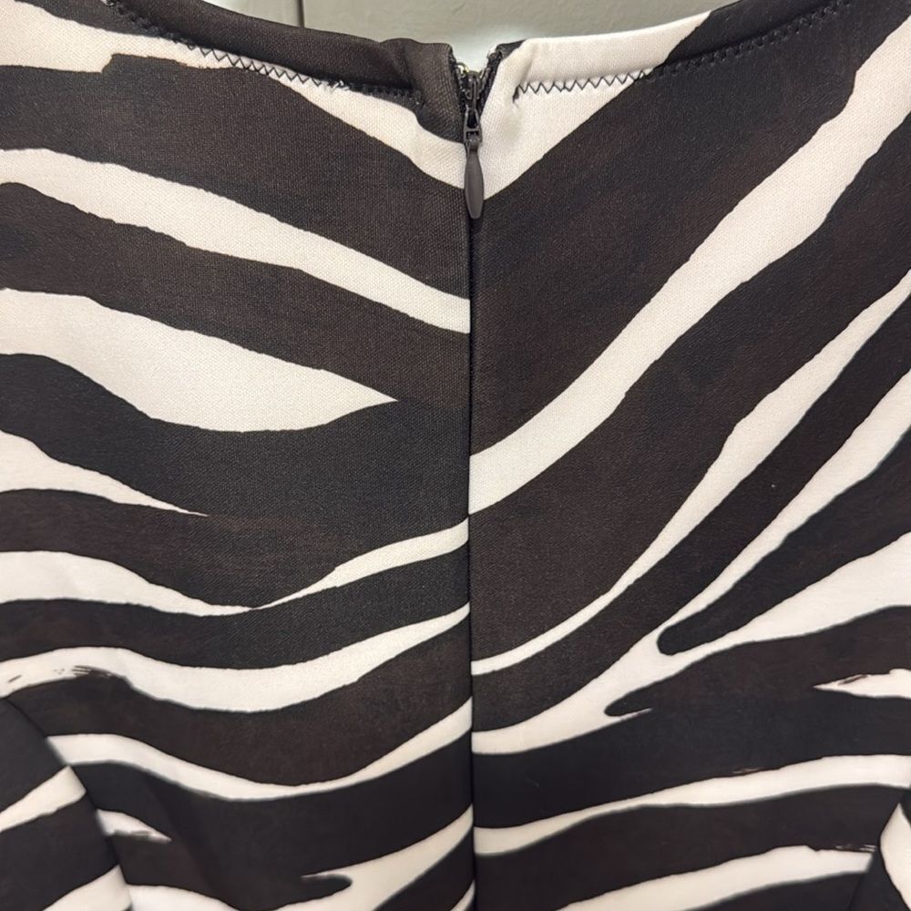 Michael Kors Scuba Flare Sleeveless Dress in Zebra Print. Size Small. - Picture 3 of 5